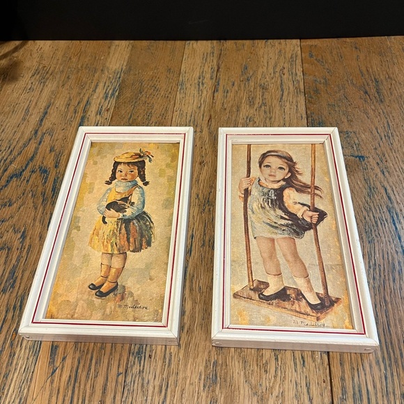📍🧡M. MEDEIROS – Pair of Framed Vintage Prints – Girls with Swing & - Picture 6 of 7